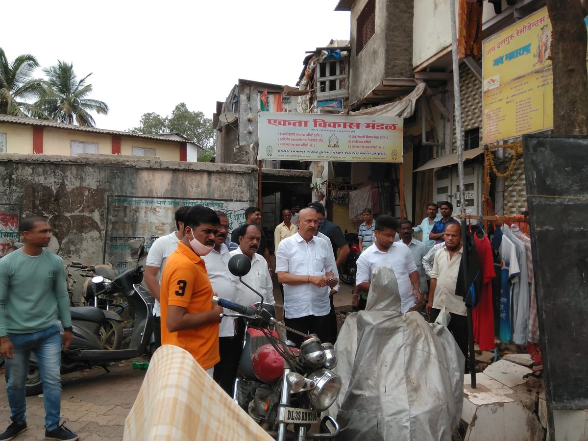 TamkingG's tweet photo. वॉर्ड89 मध्ये गावदेवी विभागात गल्ली व गटारे यांची पाहणी करून तक्रारीचे निवारण करण्यासाठी जनतेशी संपर्क साधला अनेक समस्या ऐकून घेताना भाजपा मुंबई उपाध्यक्ष,प्रभारी कालिना विधानसभा मा. अमरजित सिंह@amarjitsinghbjp @BJP4Mumbai @ShelarAshish @poonam_mahajan @BhatkhalkarA @NiteshNRane https://t.co/ER2pkhXTAh