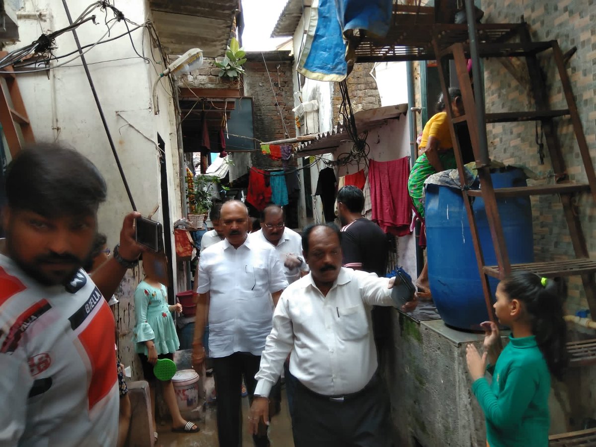 TamkingG's tweet photo. वॉर्ड89 मध्ये गावदेवी विभागात गल्ली व गटारे यांची पाहणी करून तक्रारीचे निवारण करण्यासाठी जनतेशी संपर्क साधला अनेक समस्या ऐकून घेताना भाजपा मुंबई उपाध्यक्ष,प्रभारी कालिना विधानसभा मा. अमरजित सिंह@amarjitsinghbjp @BJP4Mumbai @ShelarAshish @poonam_mahajan @BhatkhalkarA @NiteshNRane https://t.co/ER2pkhXTAh