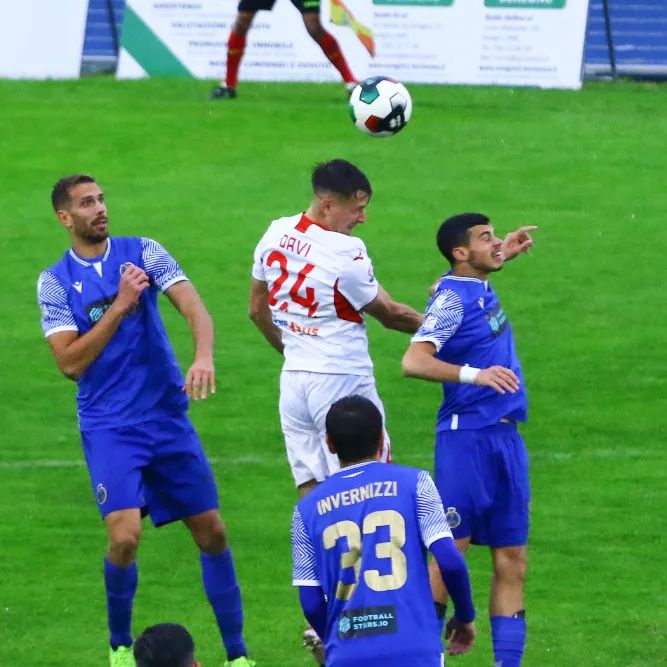 fclubsuedtirol's tweet photo. 🧮 ǀ Sfida inedita, gol in finale di Youth League e partenze sprint: 5️⃣ curiosità su FCS-Seregno.
▶ https://t.co/QmNVefjXJJ

#FCS #FCSüdtirol #Whitereds #SerieC #passion #FCSSER #FCSüdtirolSeregno #20marzo https://t.co/3OANOnJQCV