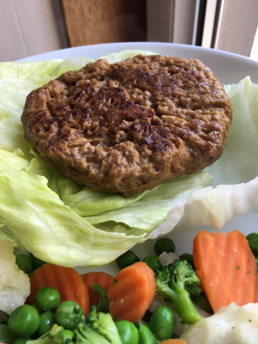 veganaloca's tweet photo. Miren el proceso de mi anvorgesa de seitán antes de hervir, después de hervir y ya que la freí 👌 https://t.co/8UB0bFnDn6