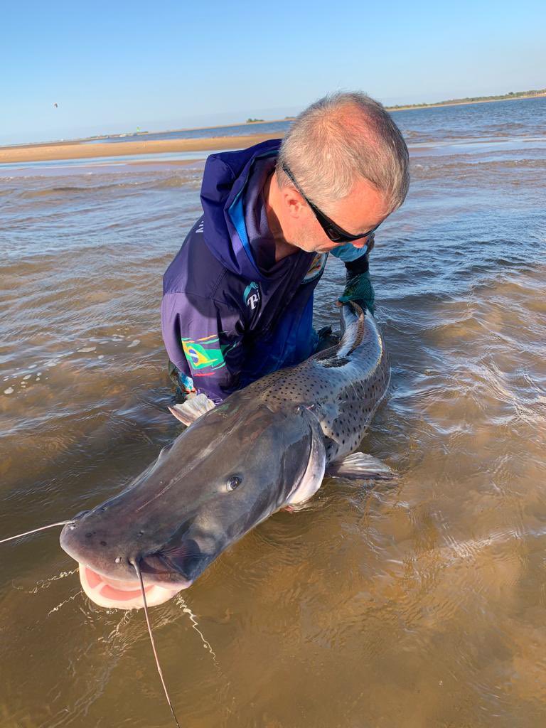 marcelopajor's tweet photo. Pesca y devolucion en Paso de la Patria, Corrientes https://t.co/vPqkRbip4q