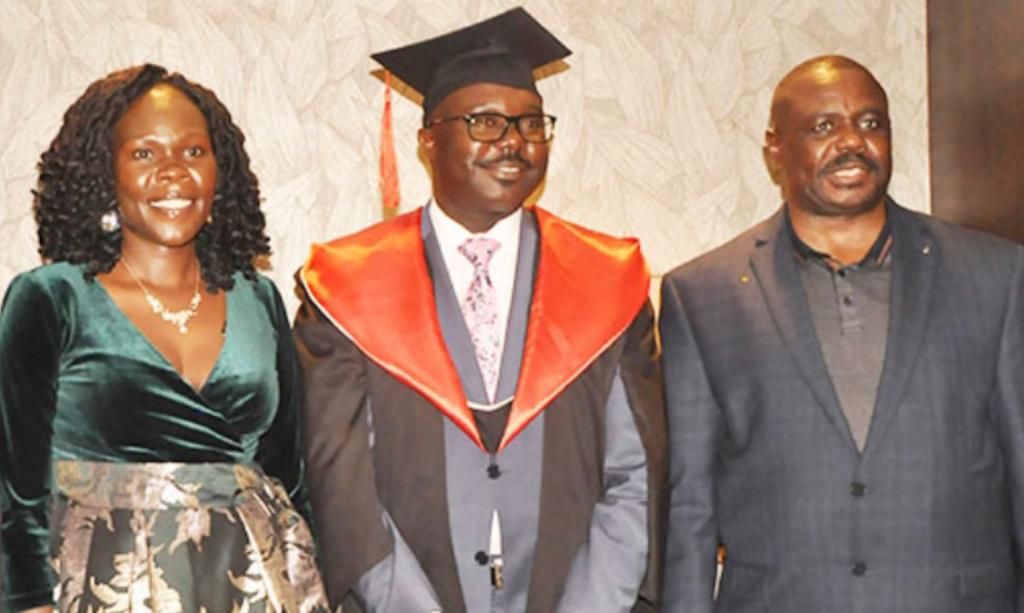 Evelyn AnitE tweet media