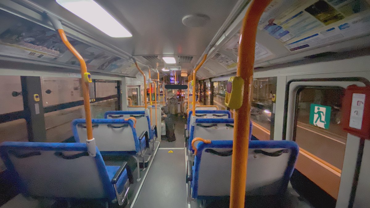 今日は、この前乗ったばかりですが横浜市営バスのCNG車(浅間町1-1758