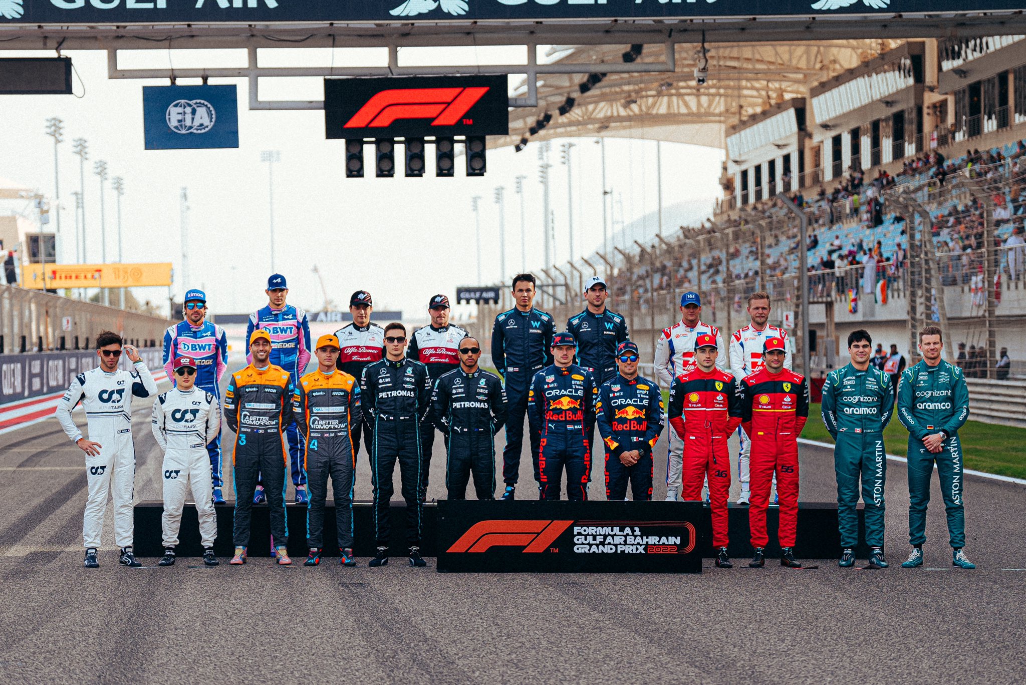 MercedesAMG PETRONAS F1 Team on Twitter "‘22 F1 class pic. 📸😍 https