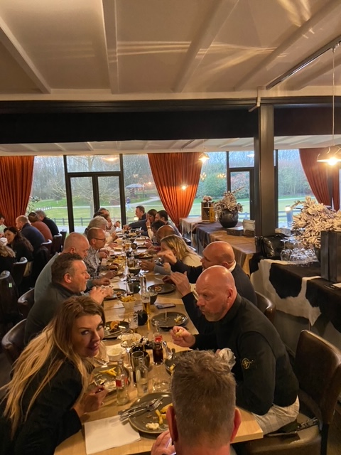 Netwerkeditie Putt &amp; Burgers voor herhaling vatbaar! <a href="/BusNetRijn/">BUSNETRIJN</a> businessnetwerken.nl/rijnmond/2022/…