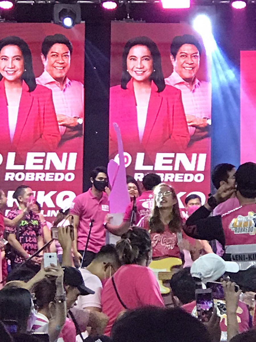 BondelleEnjoyer's tweet photo. Our best boy @donnypangilinan around with the best people😭😭 hello Kuya RJ too @RJdelaFuente 🥰

#DonnyPangilinan 
#PasigInPink https://t.co/ilMSpkaYX8