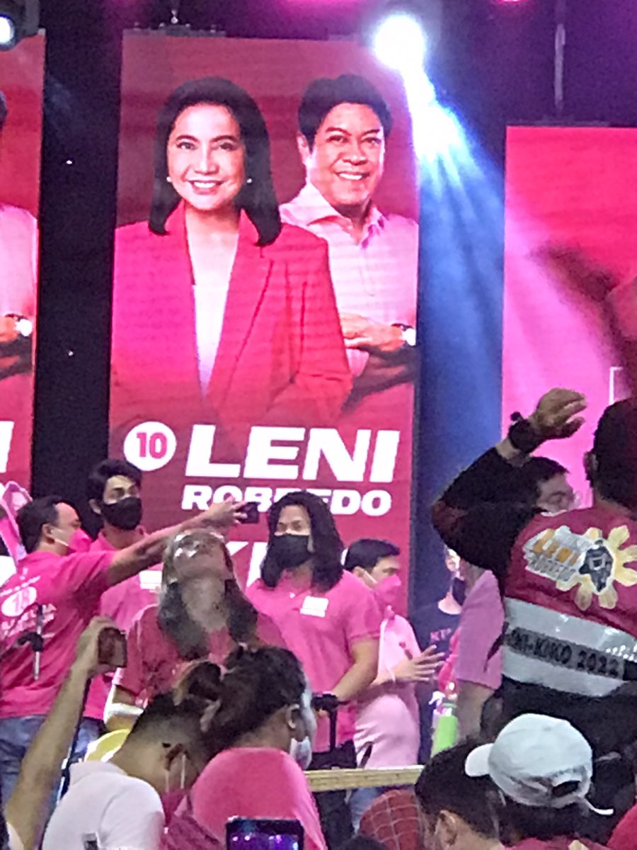 BondelleEnjoyer's tweet photo. Our best boy @donnypangilinan around with the best people😭😭 hello Kuya RJ too @RJdelaFuente 🥰

#DonnyPangilinan 
#PasigInPink https://t.co/ilMSpkaYX8