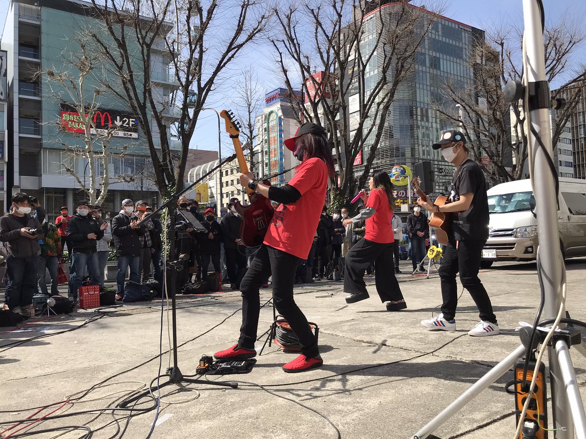 nikko_kunimatsu's tweet photo. ground DEED、奥村慎也さんのセッション❗️
リハーサル、予定とは違うことが飛び出すのもLIVEの醍醐味🤲
しかも3人とも楽しそうなのが伝わってきて、最高でした😊
#名古屋栄音楽天国 #栄天 #EITEN
#groundDEED #grounddeed #奥村慎也 https://t.co/rCL1oRBJUH