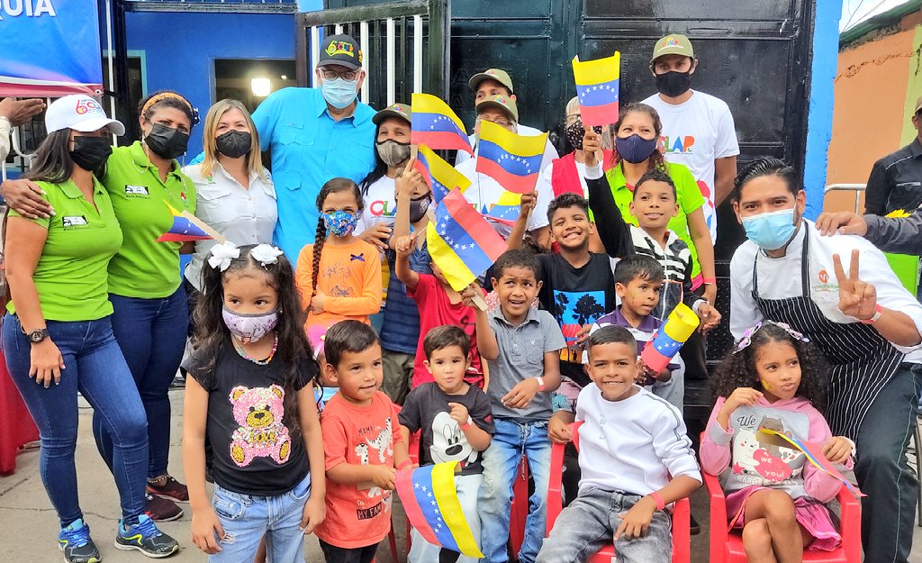 LealTelleria's tweet photo. Hermosa y sublime labor la que vienen realizando las Tropas Verdes del @InnVenezuela, quienes con su fuerza suprema del amor siguen avanzando en la meta de liberar de vulnerabilidad nutricional a más sectores. Nuestro reconocimiento y felicitación ¡Que Vivan las Tropas Verdes! https://t.co/2JIANhDQ7o