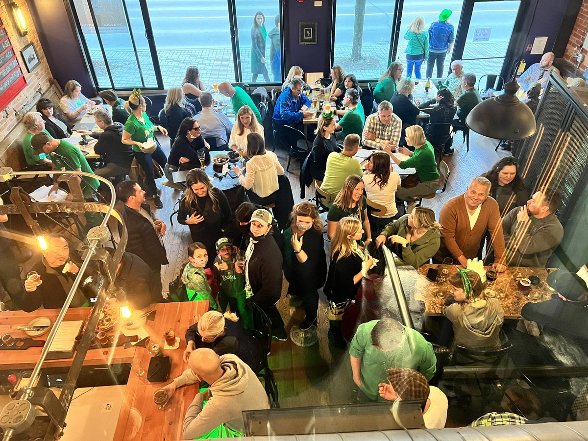 theirvpub's tweet photo. Our Newmarket location is officially open. Thanks to everyone for all their support. It’s great to be back in my hometown. Check our our website https://t.co/ncuf19rRNV for information and menus for our Newmarket location #theirv #toronto #newmarket https://t.co/UGCIirVE6t