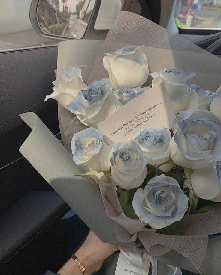 kyutbze's tweet photo. @oxsewhun @krapjoyi Halo sehun hyung dan joy nuna happy wedding semoga langgeng dan bahagia selalu. 💐💙 Maaf kemaren kyu ga bisa dateng jadi pacar kyu aja yang dateng. https://t.co/0bAuJtKVOl
