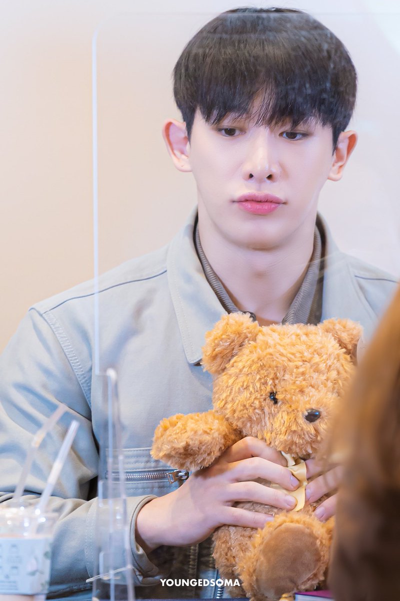 youngedsoma's tweet photo. 220320 원호 위드드라마
(로고가 빠져서 재업...)
#wonho   #원호 https://t.co/0yXncc7XNM