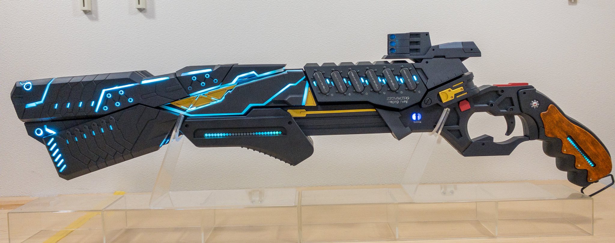 カイザー 特装版 トランプ❷ Prasetijo Soedjoedi | From #TakaraTomy here comes ToyRise