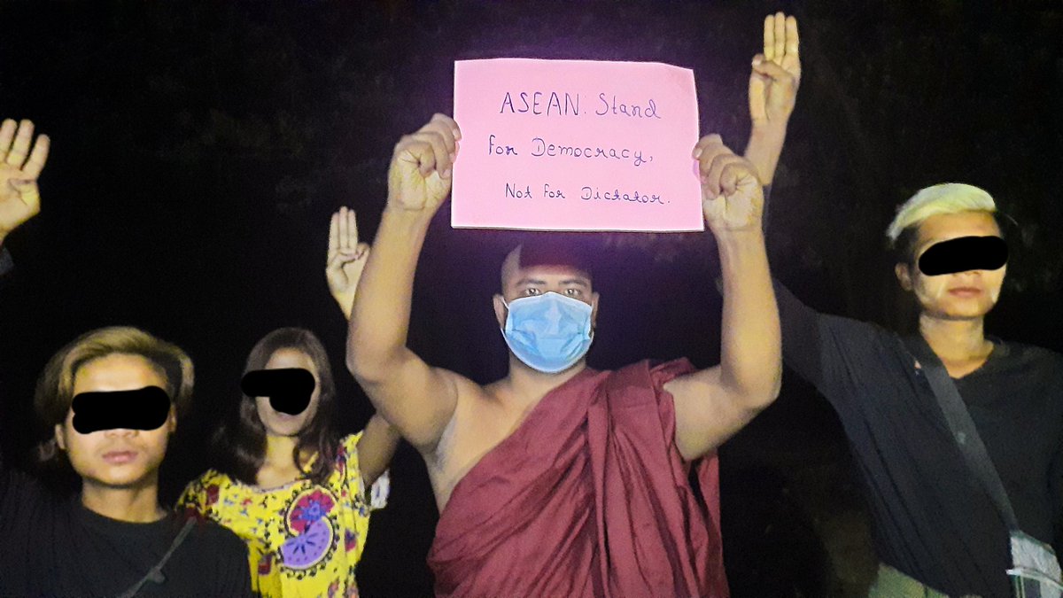 Wamtha2021's tweet photo. နွေဦးတော်လှန်ရေးအောင်မြင်ရေး လူထုတစ်ရပ်လုံးပါဝင်ပေး ကြွေးကြော်သံနှင့်အတူ စစ်အာဏာရှင်ကျရေး သပိတ်မှောက်ခဲ့တဲ့ အသံမတိတ်တဲ့ ပြည်/ခွန်သပိတ်

#WarCrimesOfJunta #MyanmarMilitaryTerrorists #VillagesBurntDownByJunta #2022Mar20Coup #WhatsHappeningInMyanmar

#အရေးတော်ပုံအောင်ရမည် 

အဂ္ဂဝံသ https://t.co/jaAnrKk48w