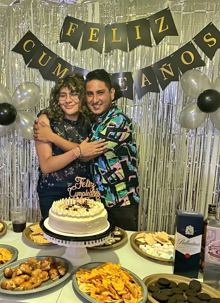 Aranzajimee's tweet photo. Feliz vida Joberto! LoveU 💙🎈 https://t.co/25urE8owEi