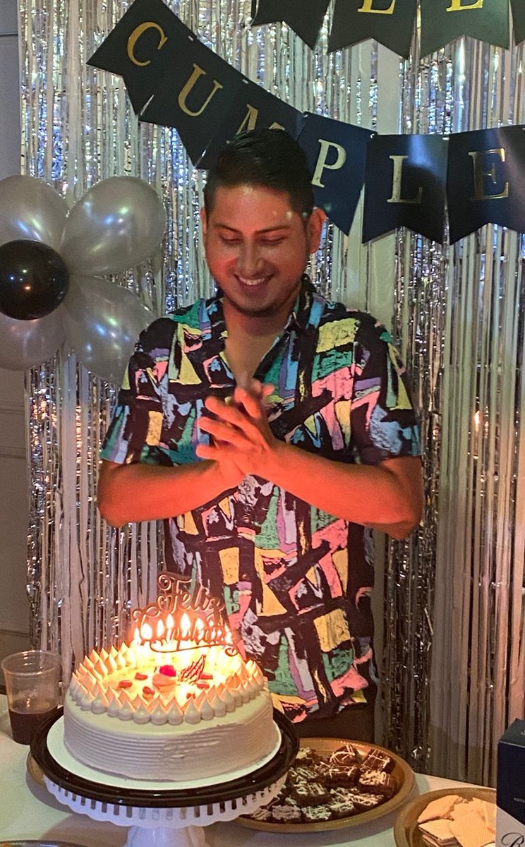 Aranzajimee's tweet photo. Feliz vida Joberto! LoveU 💙🎈 https://t.co/25urE8owEi