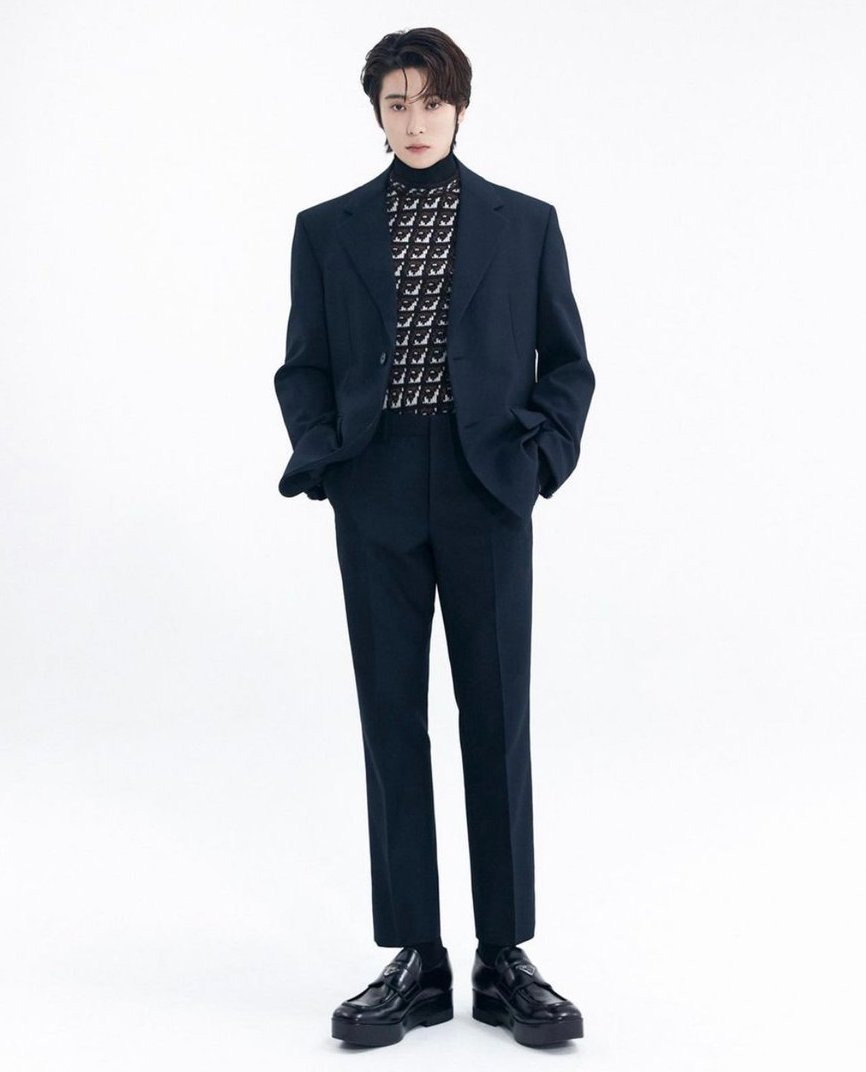 9702LOOK's tweet photo. models https://t.co/pneONfqk8R