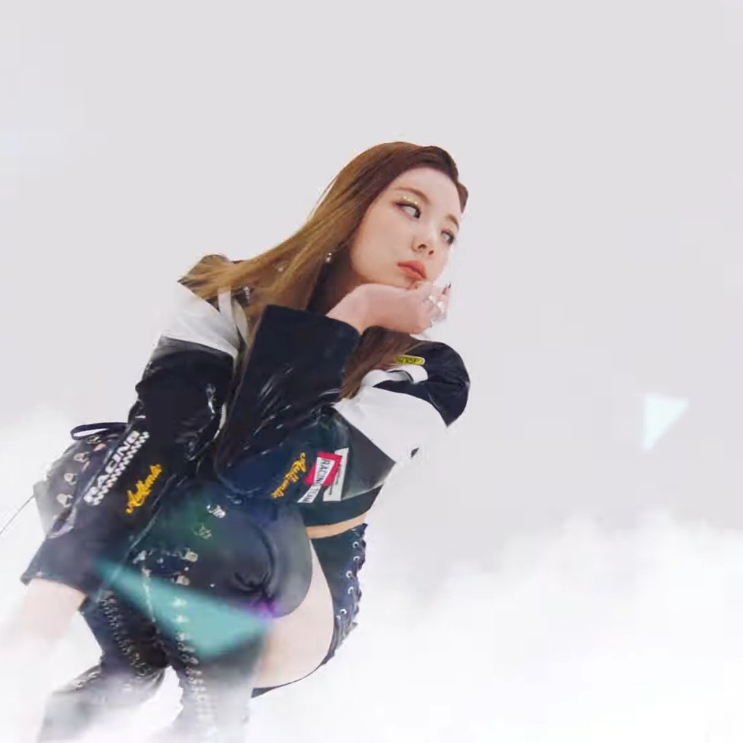 Choi Lia ❤️‍🔥😳

#Voltage #ITZY <a href="/ITZYofficial/">ITZY</a>