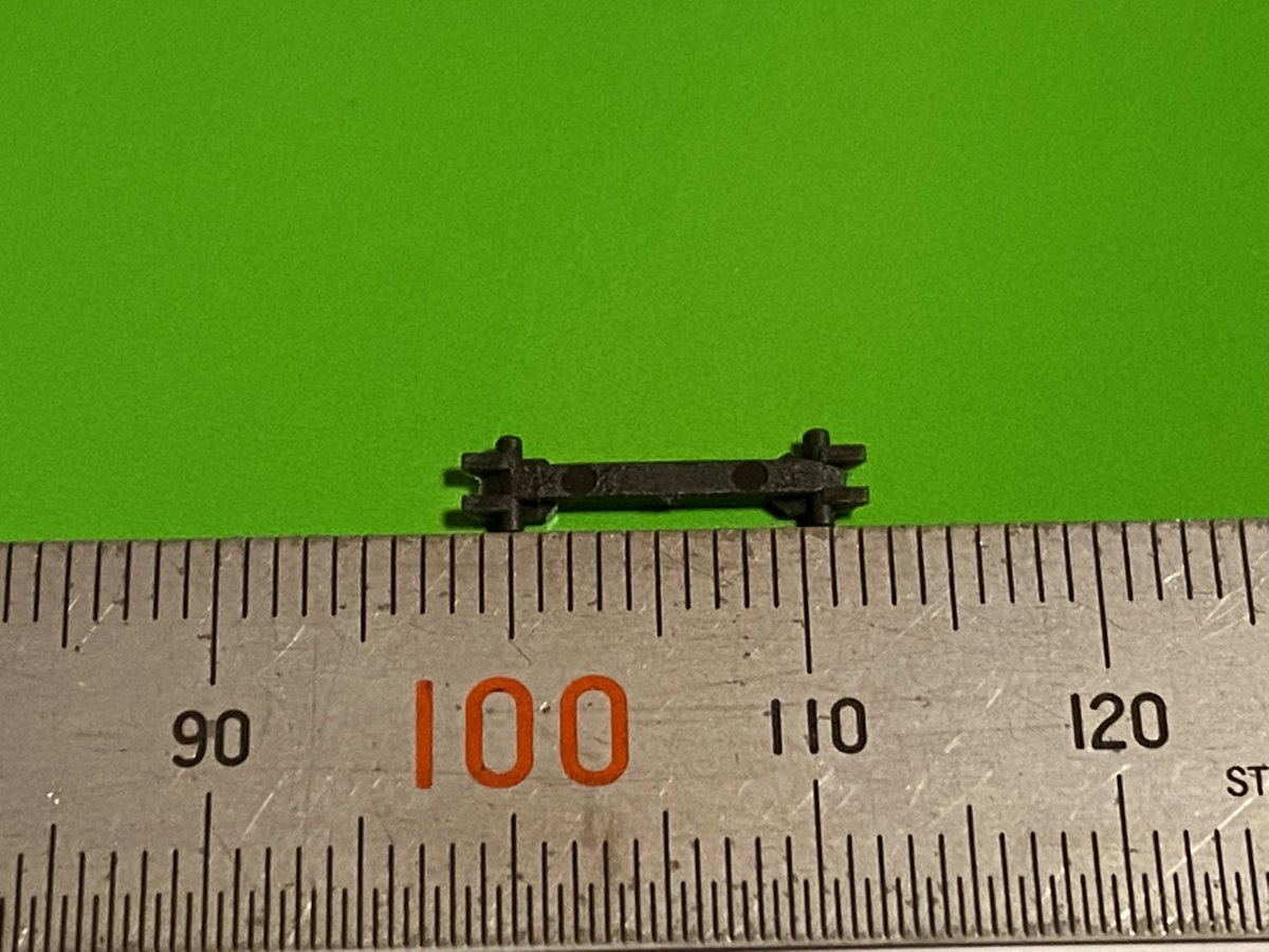 H2756839818's tweet photo. ドローバーの長さはおよそ10.5mm
PEHOのKurzkupplungenかProfiカプラーに交換しようかと考えていましたが交換すると連結間隔がかなり広くなりそうです
#ETR610
#RABe503 https://t.co/KV7CQJrqLy