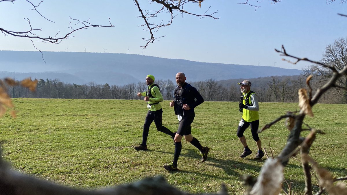 #DirectPMA
🏃🏼‍♀️ Bonne humeur et soleil radieux de mise pour le trail des Éoliennes à #Dambelin.
🏆 Il s’agit de la première course du tout nouveau Challenge des trails organisé par Pays de Montbéliard Agglomération !
#PaysdeMontbeliard