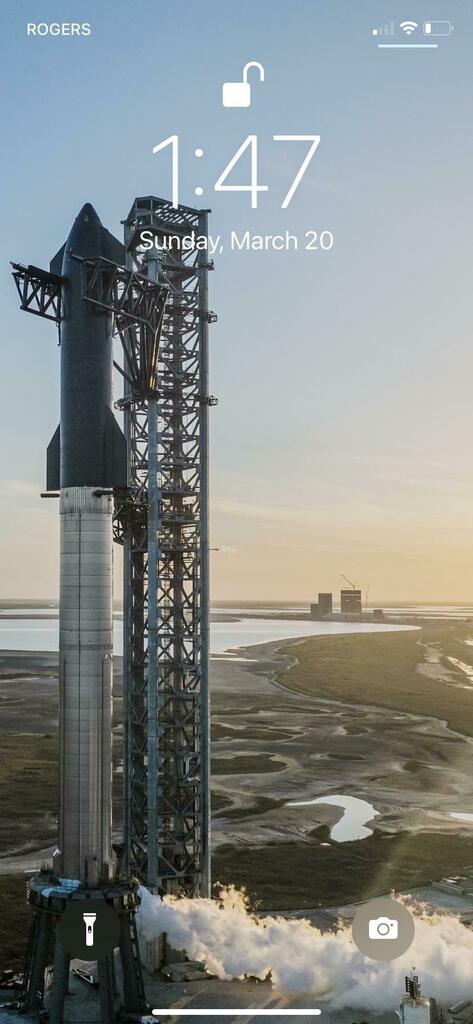 "I’m sorry, but nobody can top my lockscreen." by Dawson81702 via reddit.com/r/SpaceXMaster…