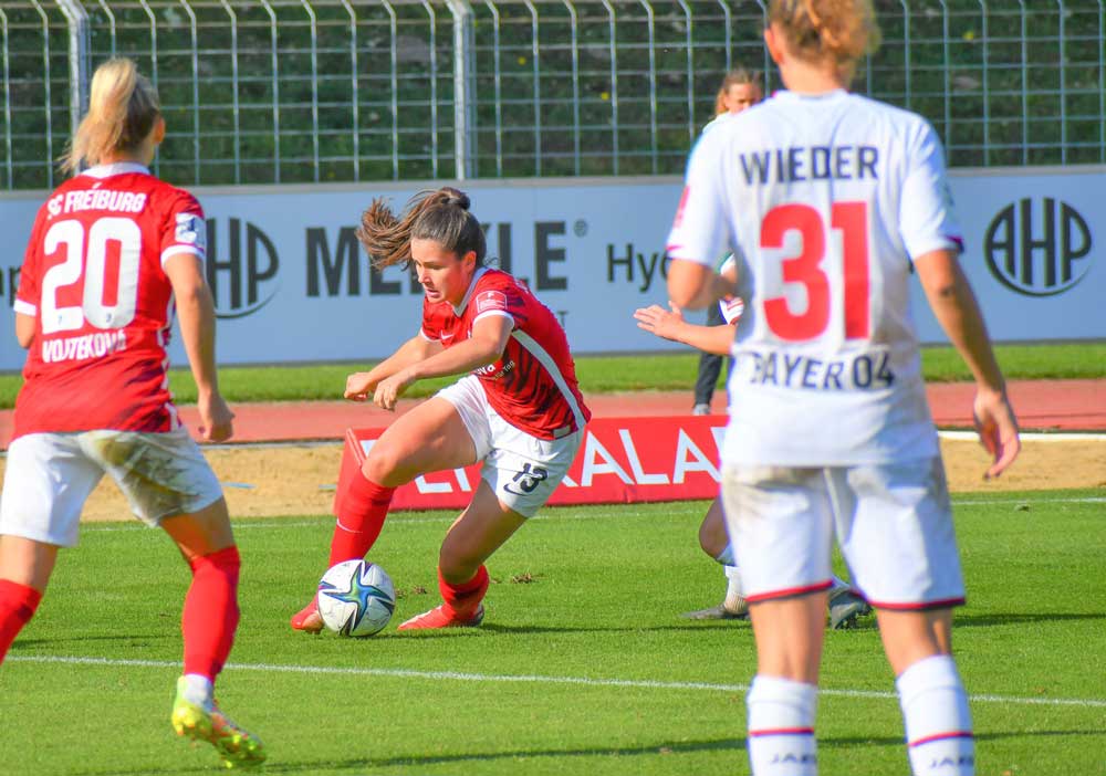 FidoMedia's tweet photo. frauenfussball via@FidoMedia 
#DieLiga 17. ST So ⏰13.00 Uhr – @bayer04frauen warten auf ersten '22er-Sieg gegen @scfreiburg / Tormaschine @Turbine_Potsdam will auf Platz 3 gegen erstarkte @SCSandFrauen 
https://t.co/c70r4irTM4 https://t.co/Jp6dPmpdab