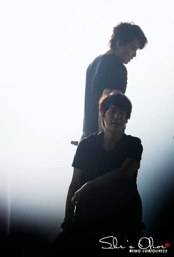 KyuMinBiased_'s tweet image. [PIC] KyuMin Memories (2) ~ [cr. Olivess]

#KyuMin #Sungmin #Kyuhyun #SUPERJUNIOR #SUJU #SJ #WineCouple