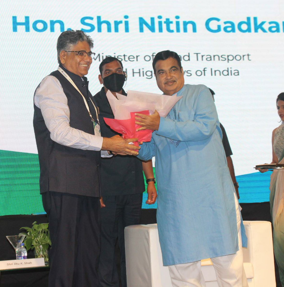 PIBMumbai's tweet photo. Government is thinking of ways to increase use of #ethanol in aviation sector and in the Indian Air Force

We can also consider using #ethanol in four lakh telecom mobile towers

-Union Minister @nitin_gadkari 

@airnews_mumbai @ChiniMandi https://t.co/imb53dk4rI