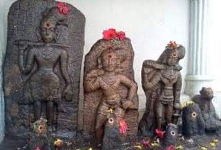 TREND001001's tweet photo. #மறவன் போருக்கு முன் #கொற்றவை யே வணங்கி
மறவன் ருத்திர தாண்டவம் ஆடும் பழக்கம் உடையவன்
மறவன் #நவகாண்டம் கொடுத்தல் 
மறவன் போர்க்களத்தில் மதம் கொண்ட யானை போல், எதிரியின் படையை தாக்கி சிதற விடுவான் 👑🎏🌙😍

#maravan #முக்குலத்தோர்      #மறவன்  #கள்ளர் #அகமுடையர் https://t.co/zhlnoBGyIV