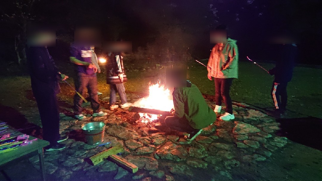 JL55289441's tweet photo. ものすごく久しぶりの投稿！
3月19日と20日は中央区ジュニアリーダーの一泊研修でした。
コロナ禍、雨天といろいろな災難がありましたが、それを踏まえてもとても楽しい研修になりました。
今年度ももうすぐ終わってしまいますが、来年度も楽しく頑張っていきたいですね♪
#ジュニアリーダー #中央区 https://t.co/U7i2DrFvrd