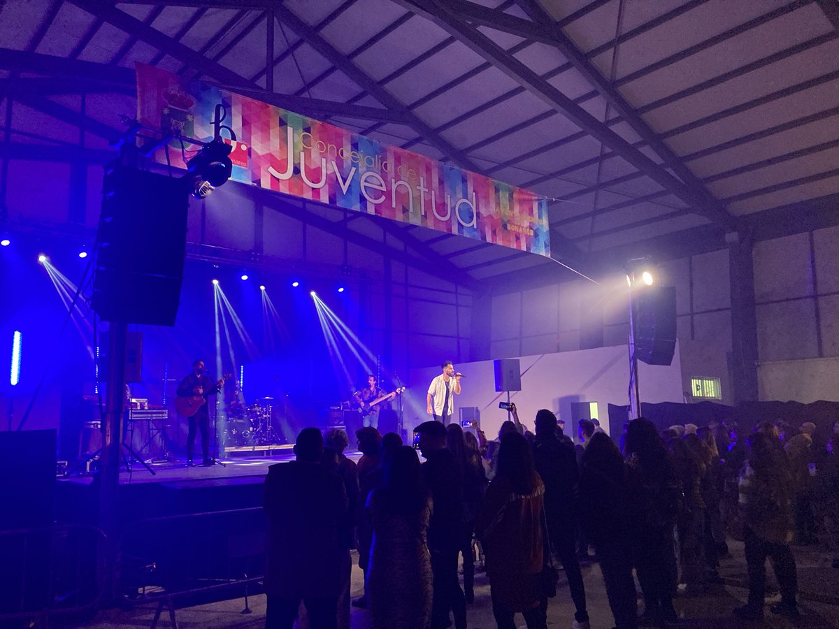 Condavision's tweet photo. Concierto de Los Aslándticos dentro de las actividades promovidas por el @AytoBonares con motivo del Mes de la Juventud, celebrado anoche https://t.co/txlgqlDWhx