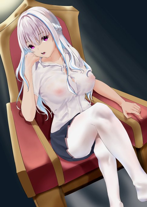 #三連休はフォロワーが増える
hなイラスト多いです 