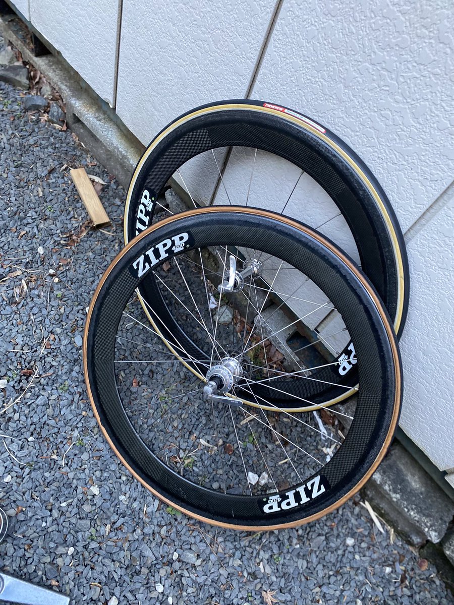 OkuboFactory's tweet photo. 前にオークションで入手したホイール。よくみたら手描き。
#zipp
#650c https://t.co/3cvjUWKy5P