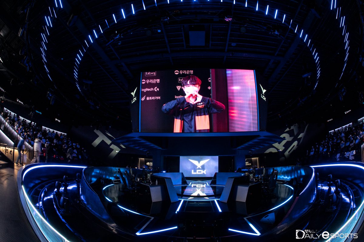 kenzi131's tweet photo. 이런 거 함 찍어보고 싶었음...   #LoL  #LCK  @LCK  .@T1Keria @T1LoL https://t.co/KmOhN48Y9m