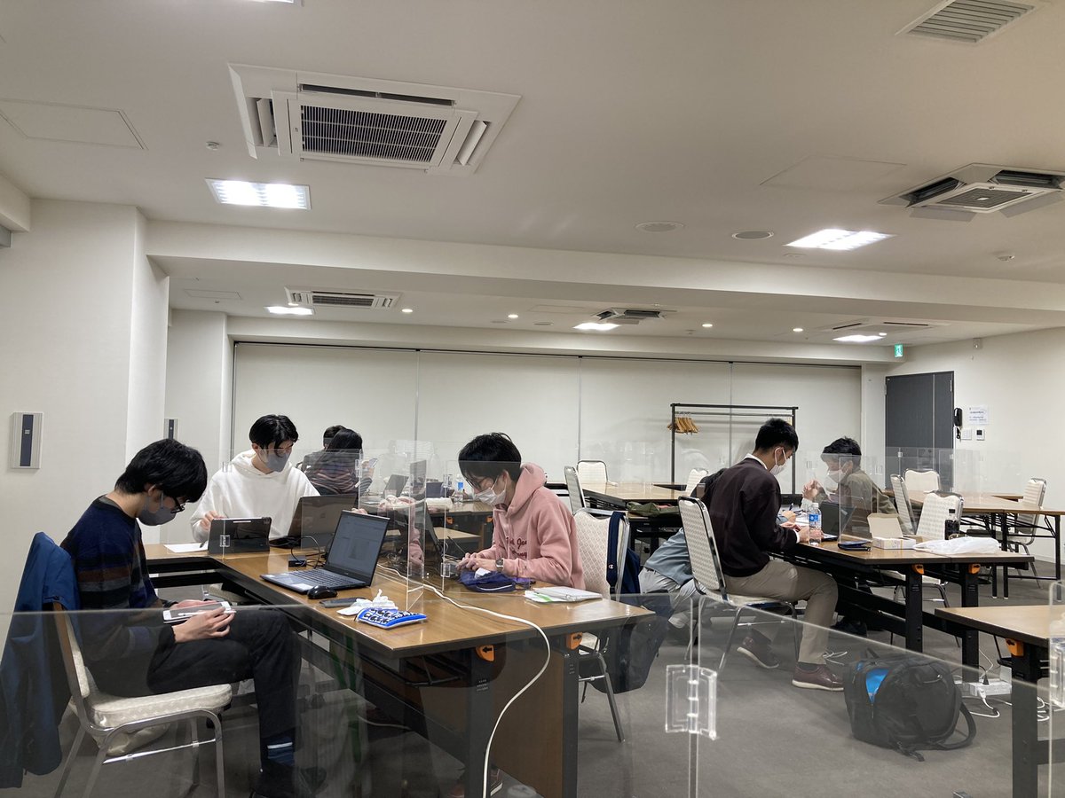 analystteamRAUD's tweet image. 17時から解放しております、会議室では現在3チームの方々が明日の発表に向け準備してくださっています！
会議室は本日は23時まで、明日は8時から11時まで解放しております！
非常に短い時間の中でファイナリストの方々がどのような発表をしてくださるのか、とても楽しみです😆
#RAUD #sportsanalytics