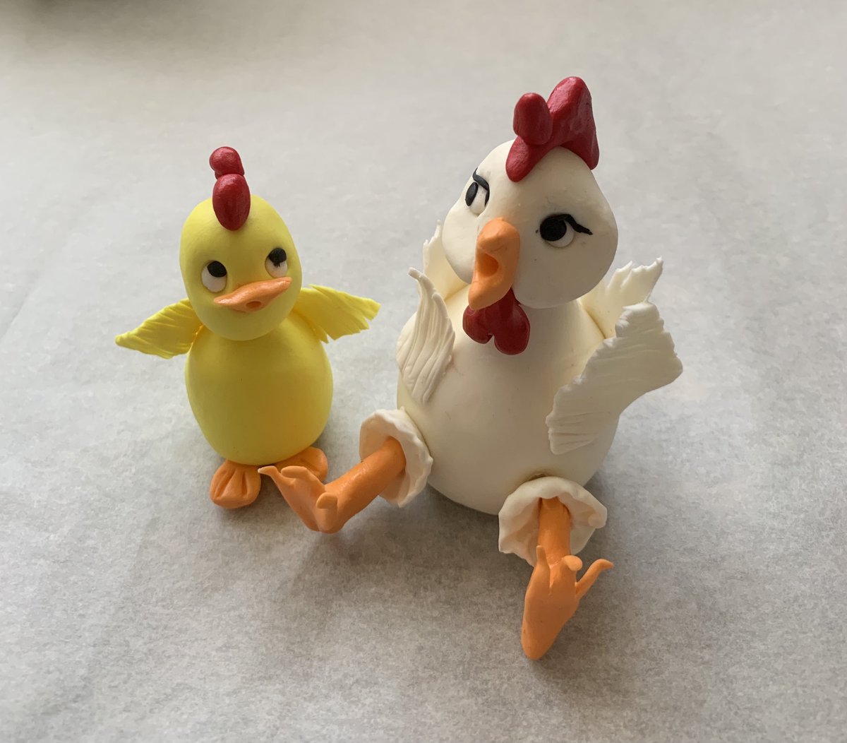 marybethxx6's tweet image. Mama and babe #easterprep #sugarmodels #sugarart #chickchickchickchicken 🐔
