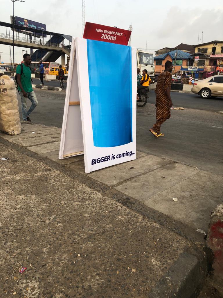 zee_zhu_'s tweet photo. I saw this board omw to church, what brand do you think this is?🤔
#biggerpack https://t.co/b5YvCEIXmc
