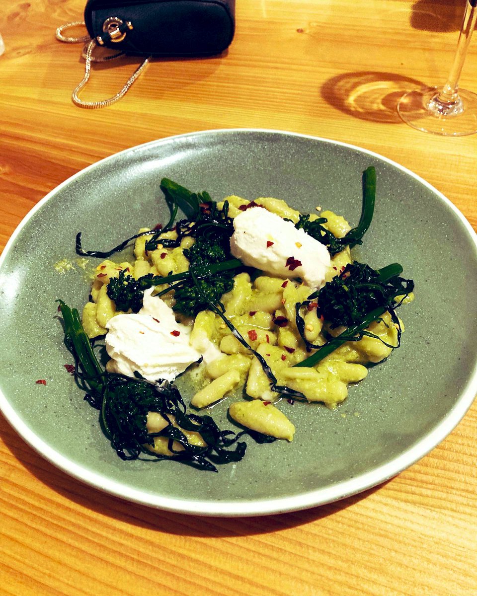 StTolaCheese's tweet photo. Chefs Bob &amp; Stephen are creating something very unique @CamusFarm with sharing plates of seasonal food produced on this wonderful organic farm &amp; other seasonal local food .Definitely @RiverfordFK feel to this place which is so welcome.The asparagus dish was to die for . https://t.co/CuVRAz2V30