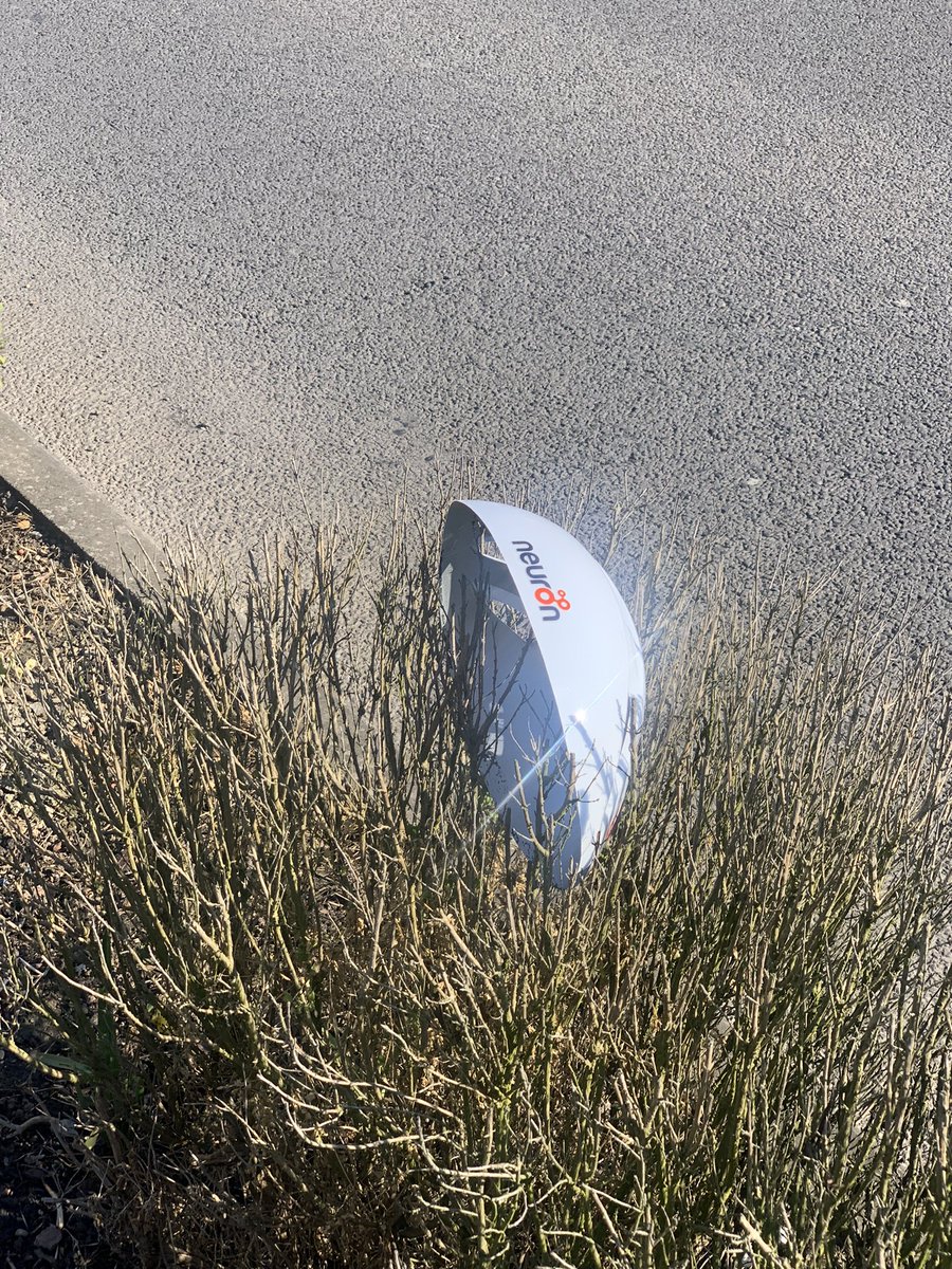 Raakwork's tweet photo. How are #escooter companies good for the environment? #neuronmobility @rideneuron_ca rubbish everywhere . Weeks ago they caused an accident leaving my bro with 2 broken wrists. Impact is negative on human life & #Environnement @Seaofchangefilm @BBCNews #escooteraccident https://t.co/AunSaVoYo0