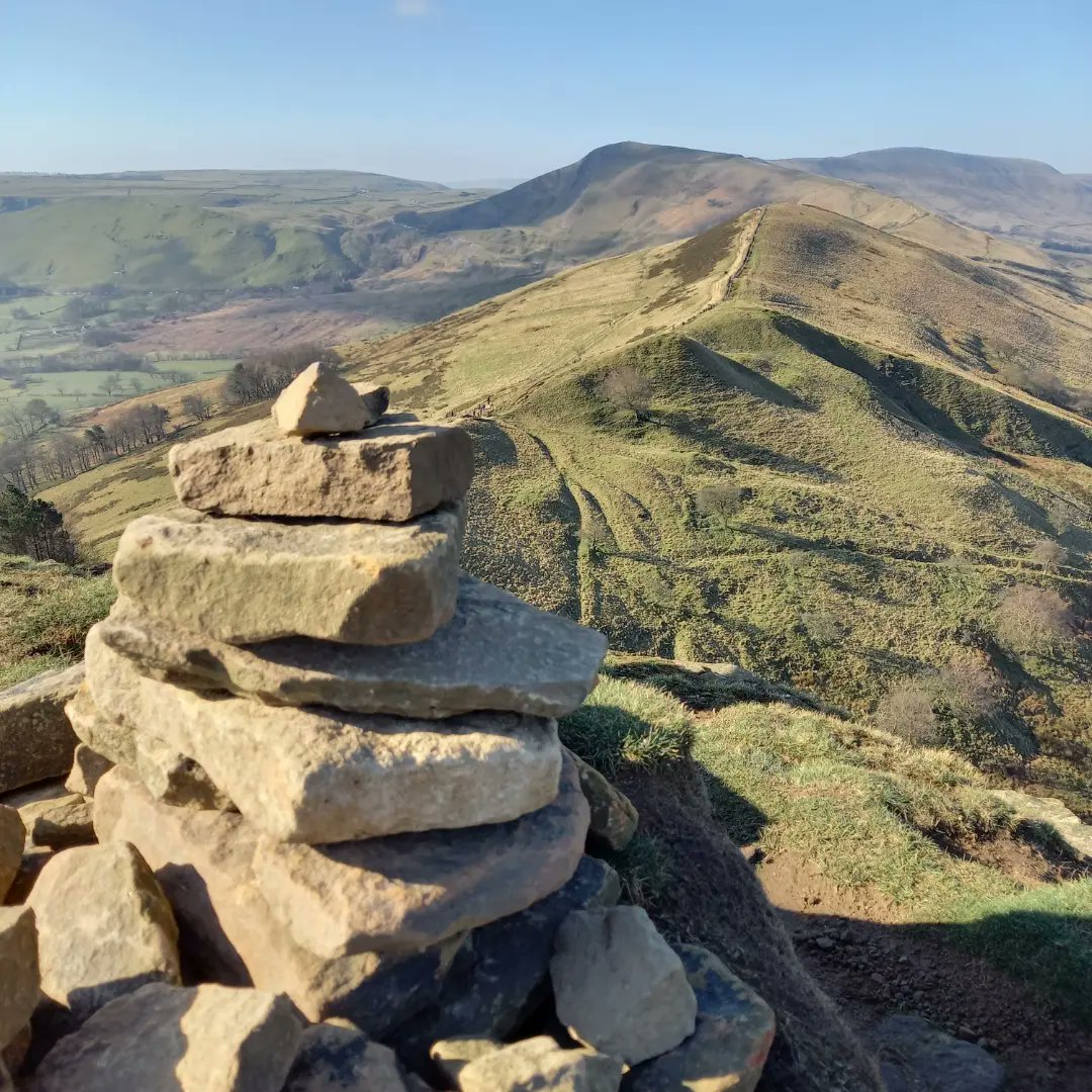 steve_m81's tweet photo. Stunning day for a Peak District hike from Hope, taking in The Great Ridge, Rushup Edge and Cave Dale. Making use of my @harrier_trail_running Kinder race vest for its first serious outing in the Peaks. #hikingadventures #peakdistrict #harrierrunfree #getoutside https://t.co/nC4gtEhy86