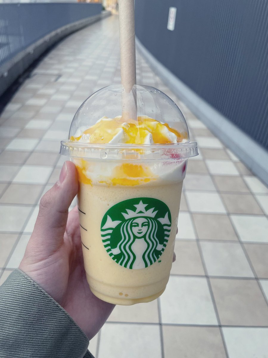 unison5884's tweet photo. スタバの新作が名前の通りフルーツ牛乳とコーヒー牛乳で美味しい https://t.co/MHDptwBjZo