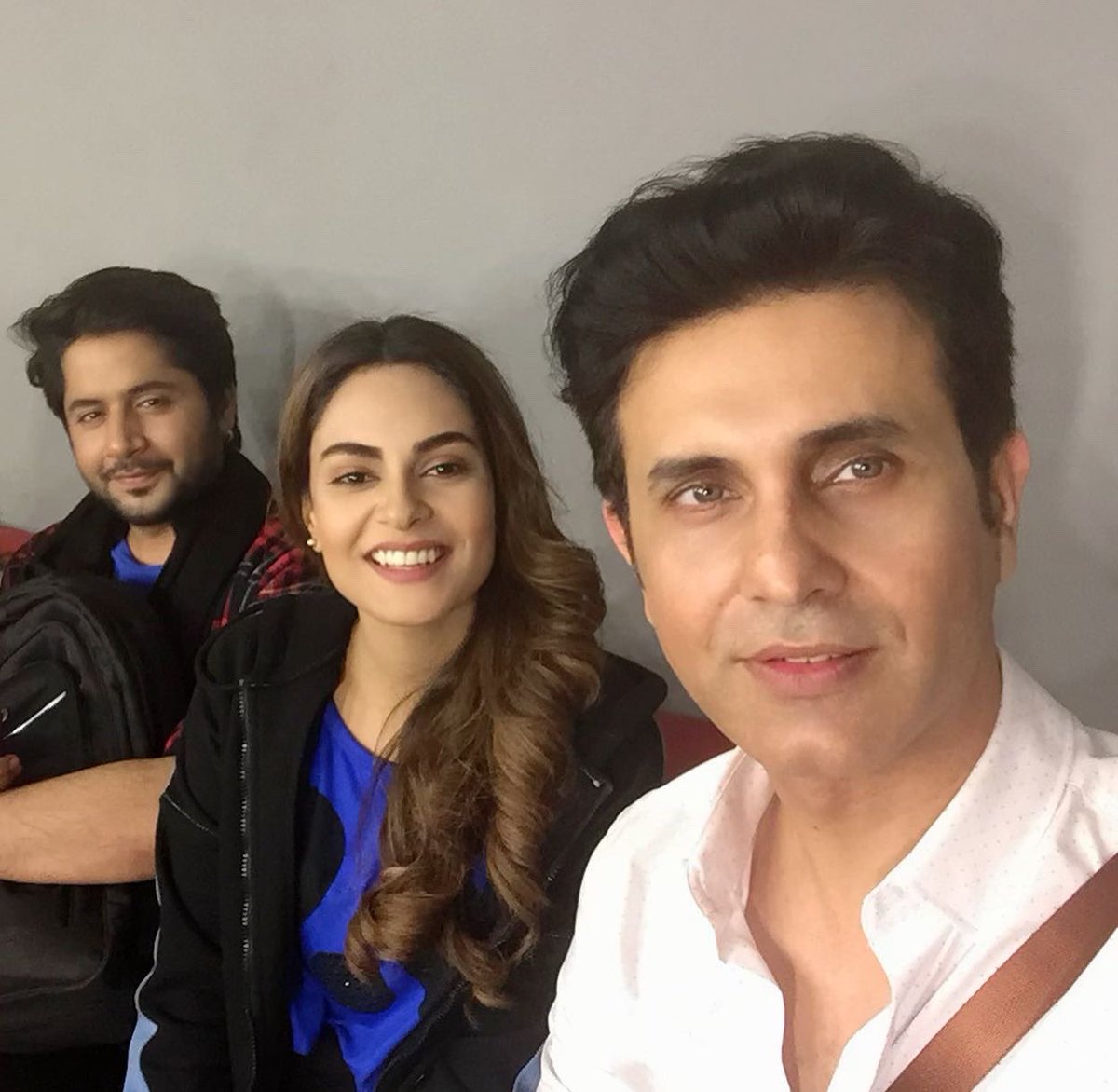 FahadMAhmad's tweet photo. Wonderful working with #amarkhanon an upcoming drama #Darar. Big congrats on her upcoming film #DumMastam! The second picture is from March 2020,pre Covid when their film was being shot in the studio next to a film I was working in:)
@7thSkyEnt #harpalgeo #actor #pakistanidrama https://t.co/lpE6kfM5p4