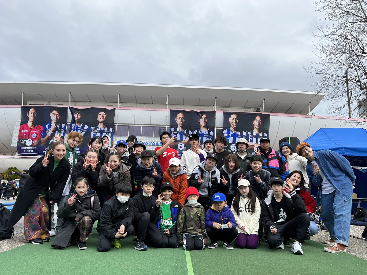 BEATSURFTENDO's tweet photo. 今日はモンテディオ山形のホーム開幕戦
イベントステージにて

ビートサーフ天童踊らせてもらいました🙌🤩🙌

豪華な出演者の方々と共演出来てとっても楽しかったです☺️✨

セッションもダンス×BMXもSK8ショーもヤバかったー🔥🔥🔥

ありがとうございました🙇‍♂️

最後まで残ってくれた皆で📸☺️ https://t.co/1cnHKEEZ4F