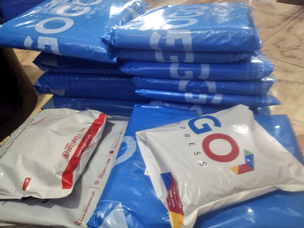 KStanShopPH's tweet photo. #KStanShopUpdates
Ito muna for shipout tomorrow😊 Kulang pa sa pouches kaya hingi muna tayo tom kila kuya riders hehe!!! Thank you so much po💖
Lahat ng nagcheckout kahapon until kanina for pick up tom~ Thank you💕 https://t.co/NdRQyNpPuz