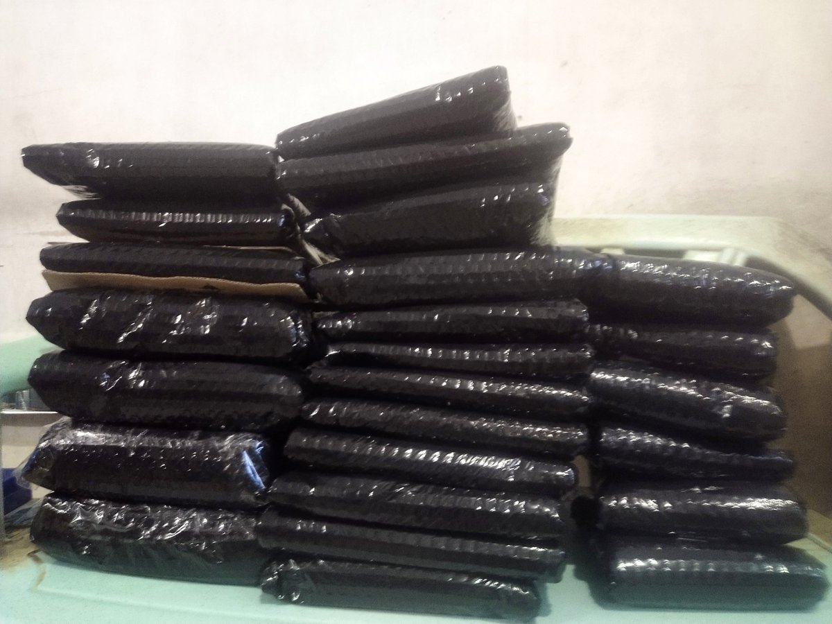 KStanShopPH's tweet photo. #KStanShopUpdates
Ito muna for shipout tomorrow😊 Kulang pa sa pouches kaya hingi muna tayo tom kila kuya riders hehe!!! Thank you so much po💖
Lahat ng nagcheckout kahapon until kanina for pick up tom~ Thank you💕 https://t.co/NdRQyNpPuz