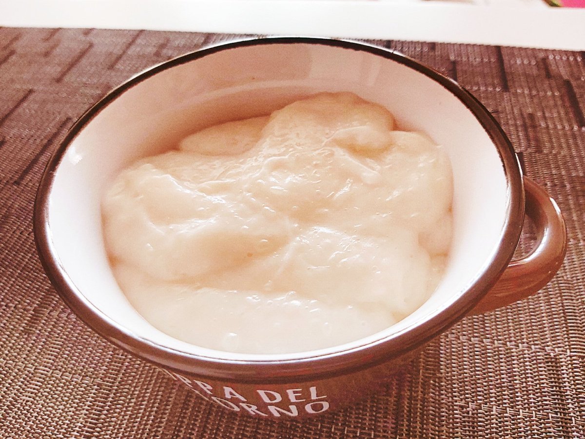 Budino al #latte di capra aromatizzato al cookie.latte,acqua,dolcificante, yummy drops della <a href="/prozisitalia/">Prozis</a> aromatizzato al cookies &amp; cream, amido di mais,xantano
#cibosano #cibosanoegustoso #cibosanoebuono #fit #fitness #mangiarebene #mangiaresano #mangiarecongusto #light