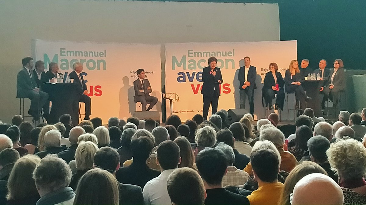 EMMontpellier's tweet photo. Très bel événement de campagne de la #MajoritePresidentielle autour de @R_Bachelot &amp; @GabrielAttal à #Montpellier.

Un superbe duo venu incarner le projet pour la #France d'@EmmanuelMacron 🇫🇷 #avecvous

#avecvous2022 #Macron #5ansdeplus https://t.co/Zd4hBAJ5Ps