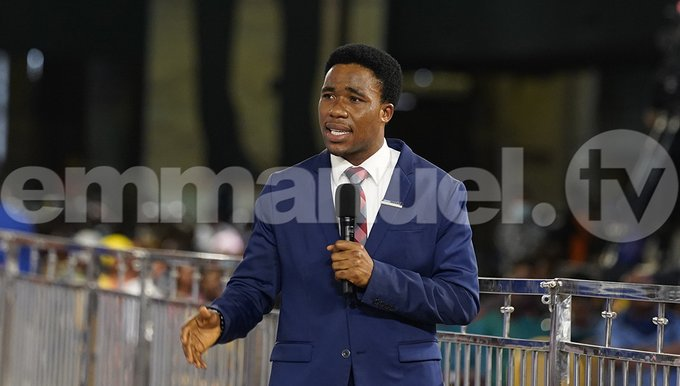 TBJoshua_FR's tweet photo. Il est temps pour la Parole de Dieu avec l'évangéliste Chisom. Que vous soyez bénis en y prêtant attention, au nom de Jésus ! https://t.co/HL9Ocimd8r
