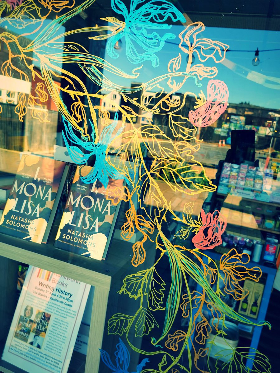 🌟NEW WINDOW DISPLAY🌟 Here's a glimpse of my painting at @kenilworthbooks. Metallic chalk on glass.

It is for I, Mona Lisa by @natashasolomons and The House of Dudley by @Joanne_Paul_, (both @PenguinUKBooks), ahead of Writing History, Kenilworth Castle:  kenilworthbooks.co.uk/product/writin…