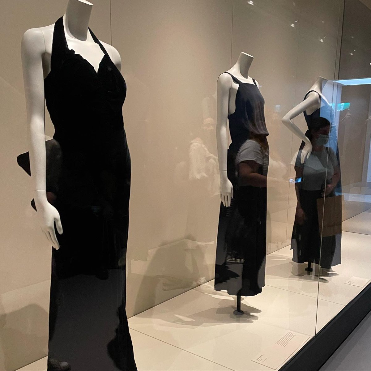 thislovesours's tweet photo. Gabrielle Chanel Fashion Manifesto #ngvchanel https://t.co/GJtD7M4Apb